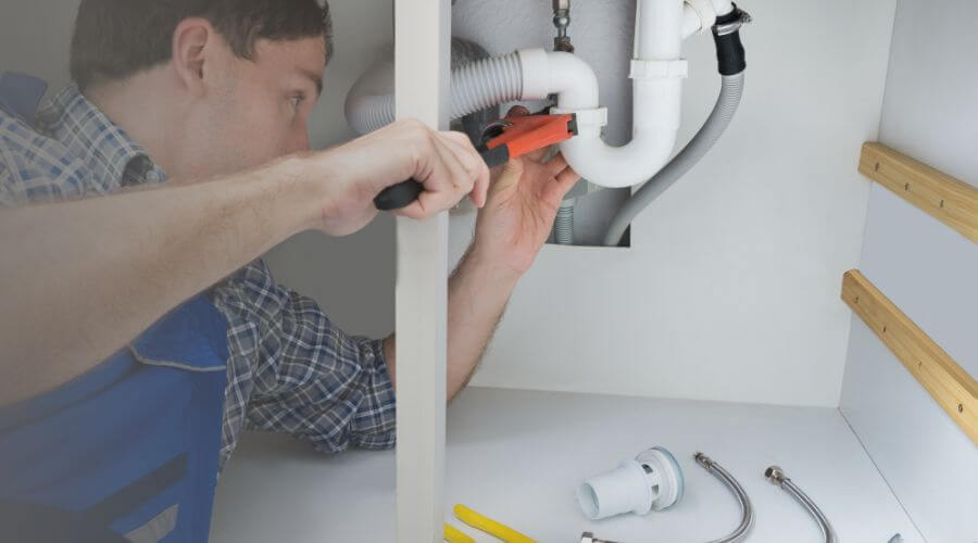 Expert burst pipe repair services in Luna Pier, MI